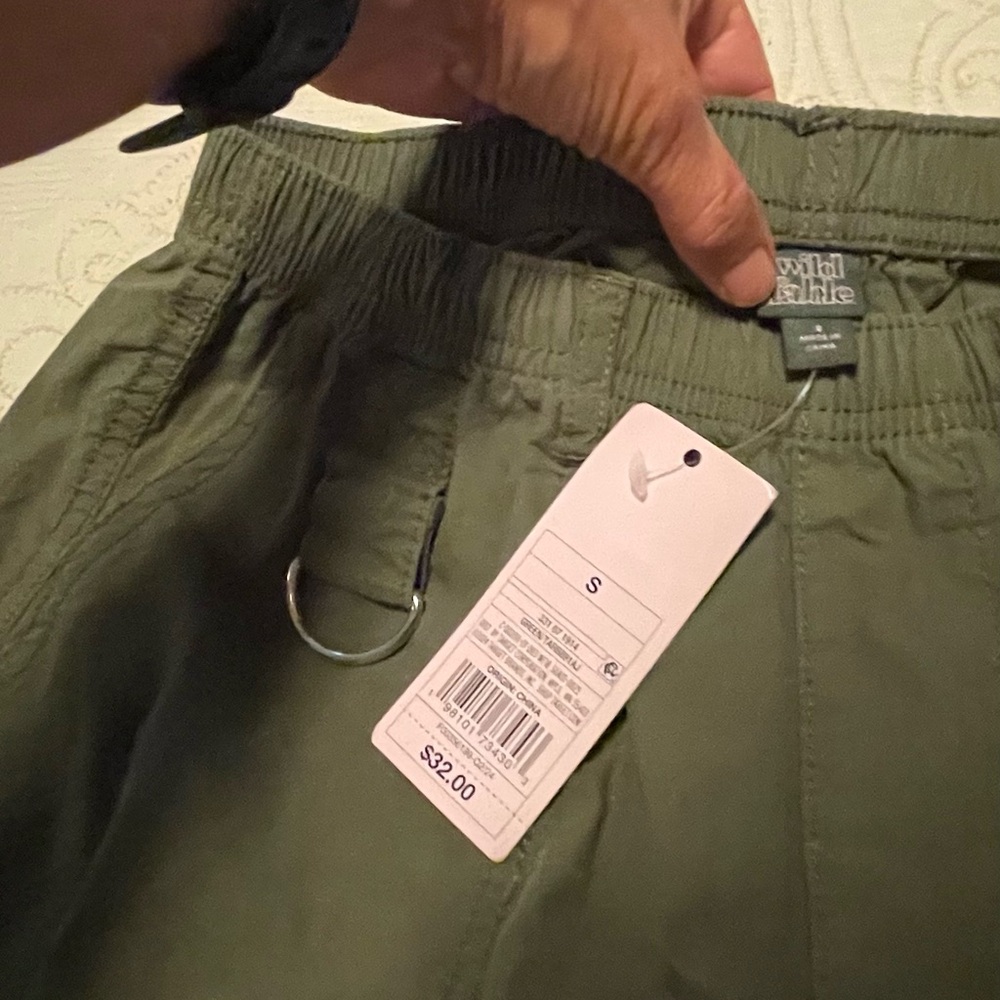 Wild Fable Army Green Cargos - Picture 7 of 10